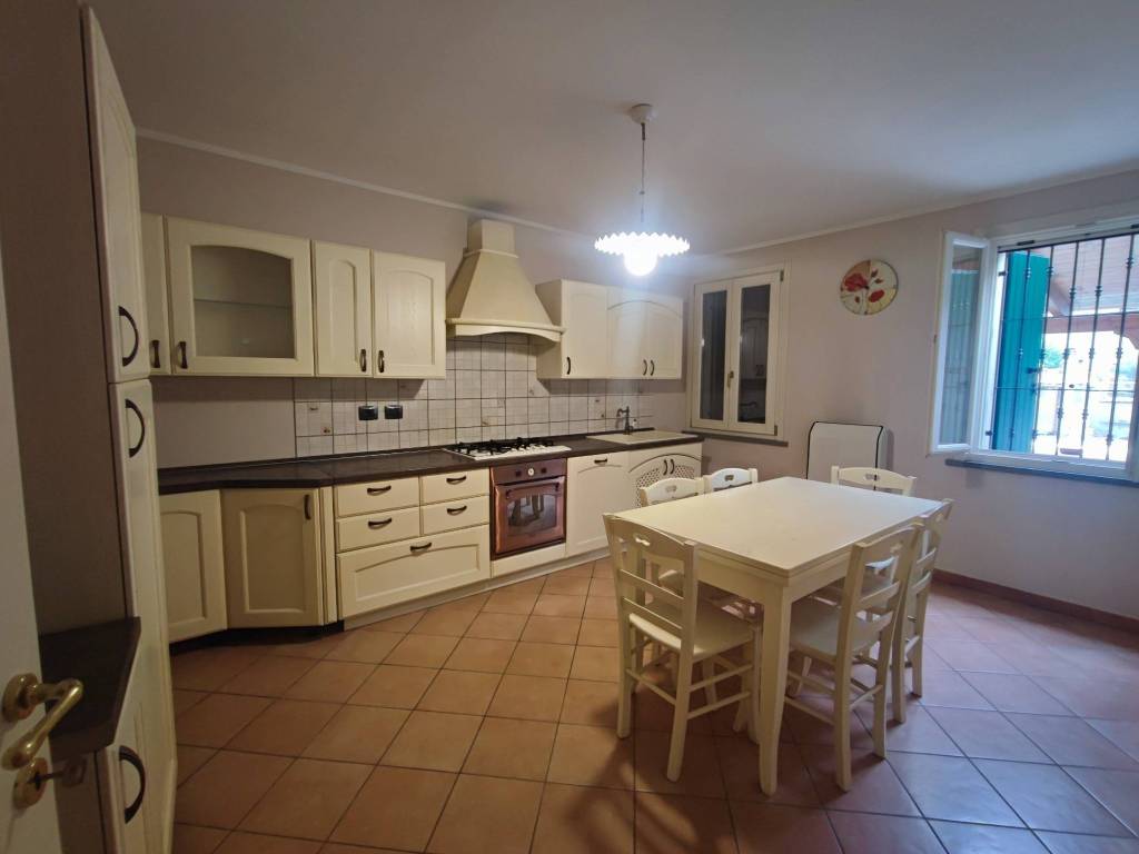 casa indipendente in vendita a Brescello