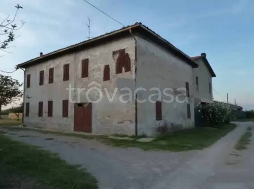 casa indipendente in vendita a Brescello