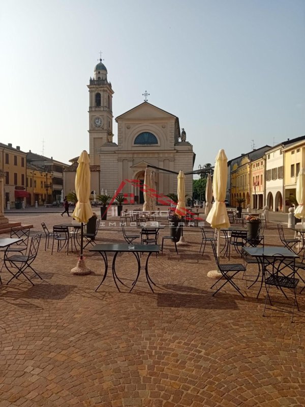 casa indipendente in vendita a Brescello