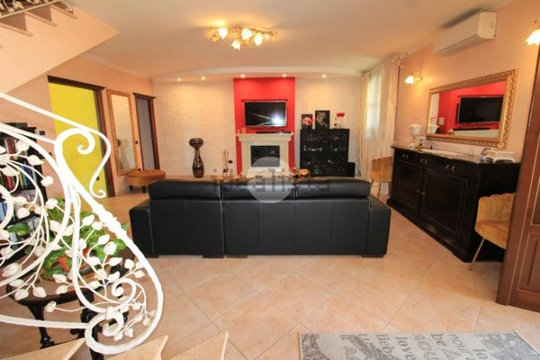 casa indipendente in vendita a Brescello