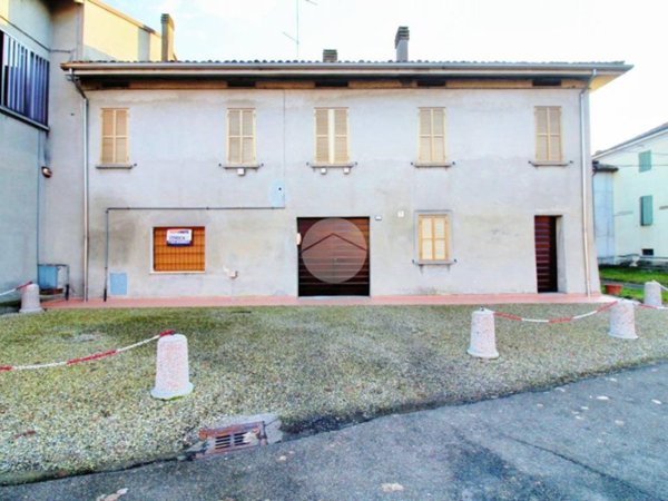 casa indipendente in vendita a Brescello in zona Sorbolo a Mane
