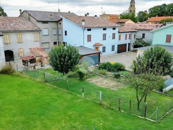 casa indipendente in vendita a Brescello in zona Sorbolo a Mane