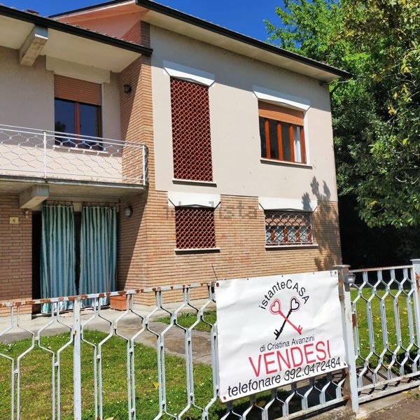 casa indipendente in vendita a Brescello