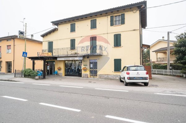 negozio in vendita a Brescello