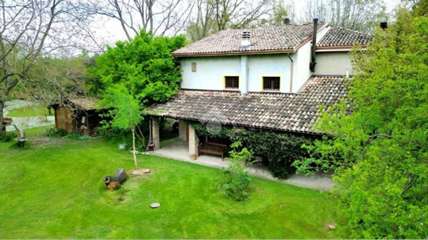 casa indipendente in vendita a Brescello