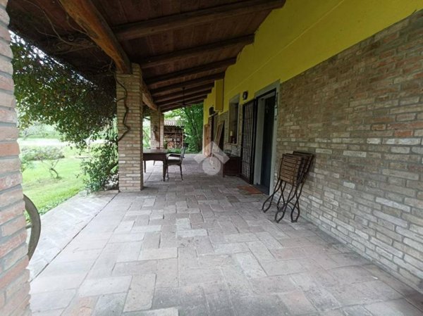 casa indipendente in vendita a Brescello