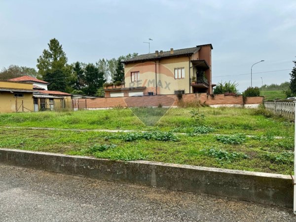 casa indipendente in vendita a Brescello