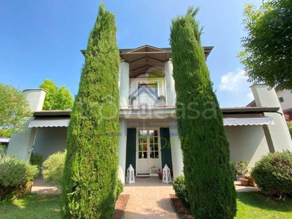 casa indipendente in vendita a Brescello