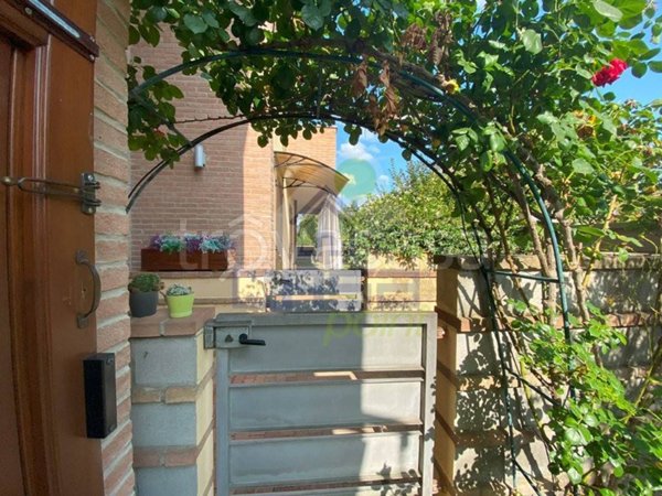 appartamento in vendita a Brescello in zona Lentigione