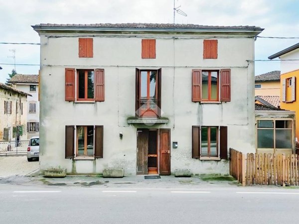 casa indipendente in vendita a Brescello in zona Sorbolo a Mane