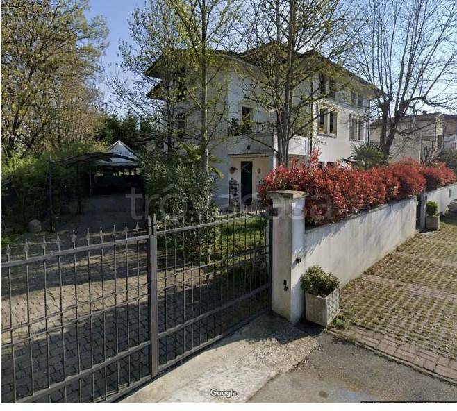 casa indipendente in vendita a Brescello