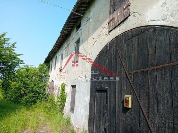 casa indipendente in vendita a Brescello