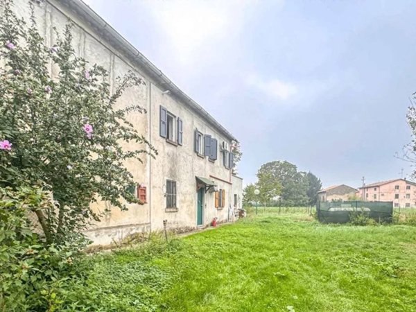 casa indipendente in vendita a Brescello in zona Ghiarole