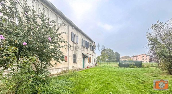 casa indipendente in vendita a Brescello in zona Ghiarole