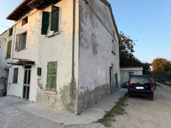 casa indipendente in vendita a Brescello in zona Ghiarole
