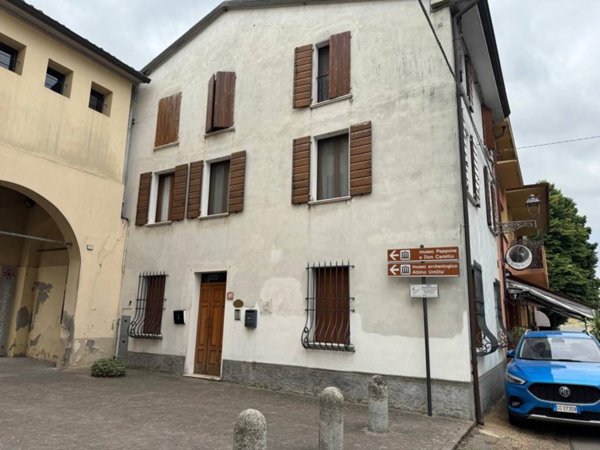 casa indipendente in vendita a Brescello