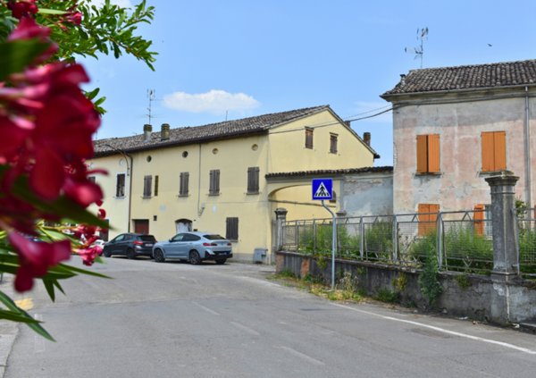 casa indipendente in vendita a Brescello in zona Lentigione