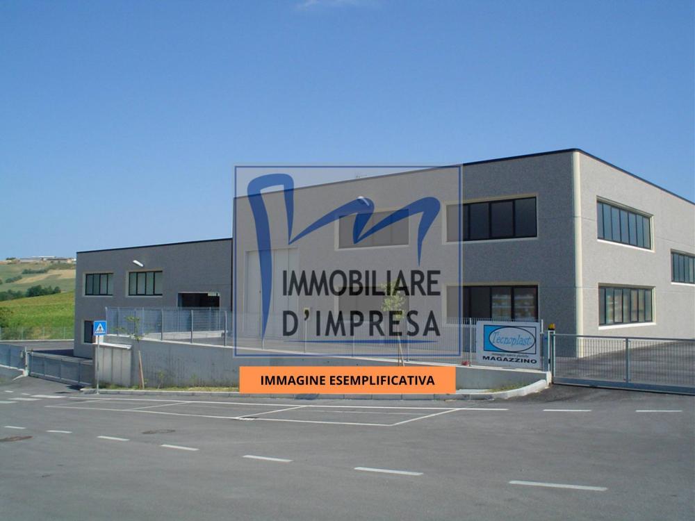 locale commerciale in vendita a Brescello