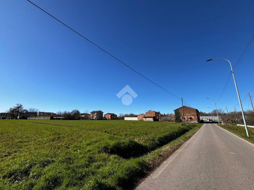 terreno agricolo in vendita a Brescello in zona Lentigione
