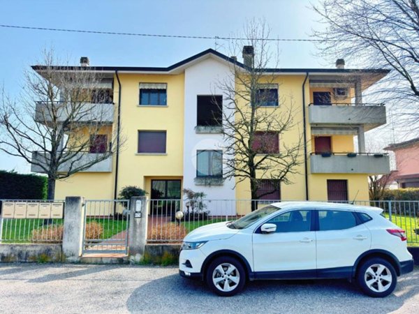 appartamento in vendita a Brescello in zona Lentigione