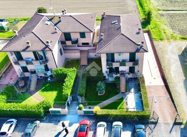 appartamento in vendita a Brescello in zona Lentigione