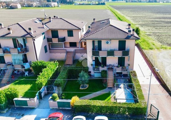 appartamento in vendita a Brescello in zona Lentigione