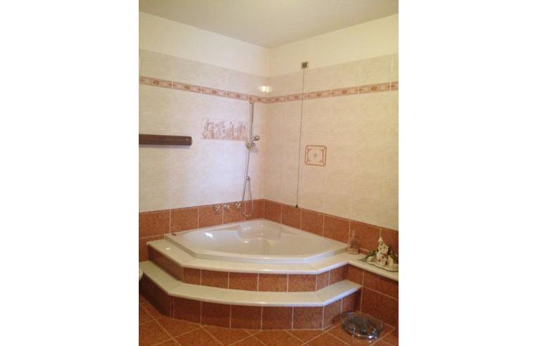 casa indipendente in vendita a Brescello