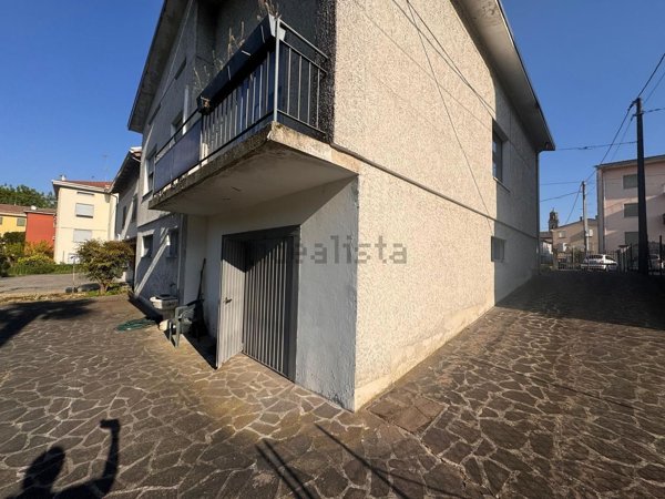 casa indipendente in vendita a Brescello