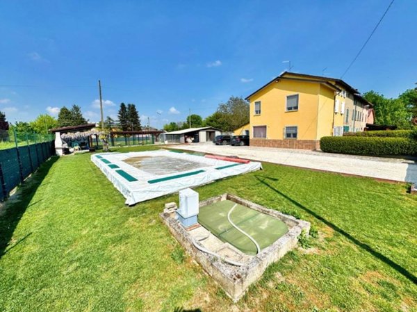 casa indipendente in vendita a Brescello in zona Lentigione
