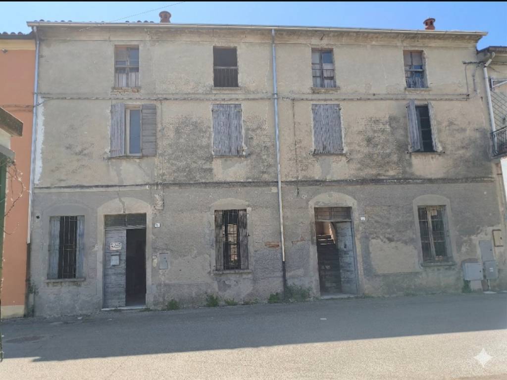 casa indipendente in vendita a Brescello
