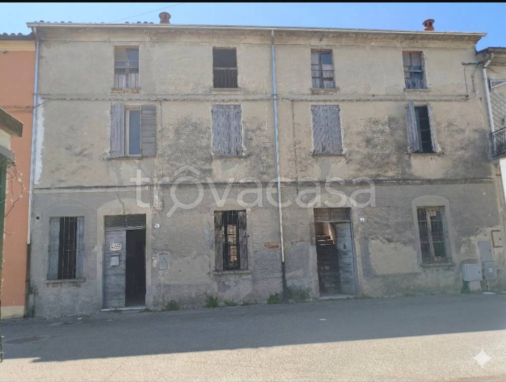 casa indipendente in vendita a Brescello