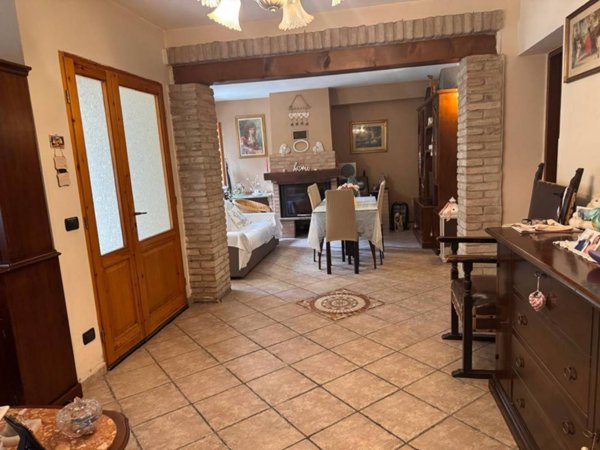 casa indipendente in vendita a Brescello in zona Ghiarole