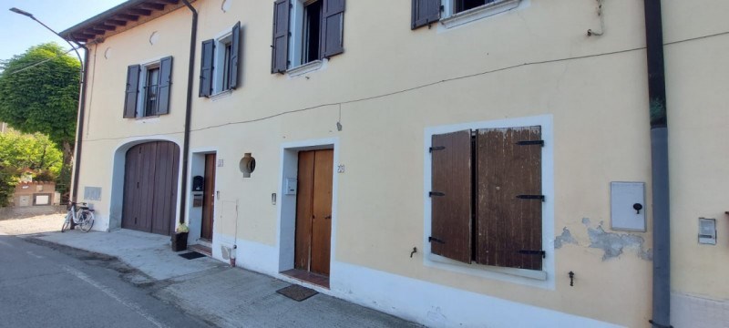 appartamento in vendita a Brescello in zona Lentigione
