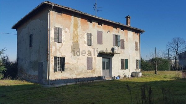casa indipendente in vendita a Brescello