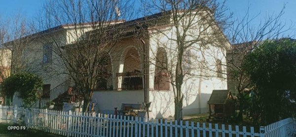 casa indipendente in vendita a Cadelbosco di Sopra