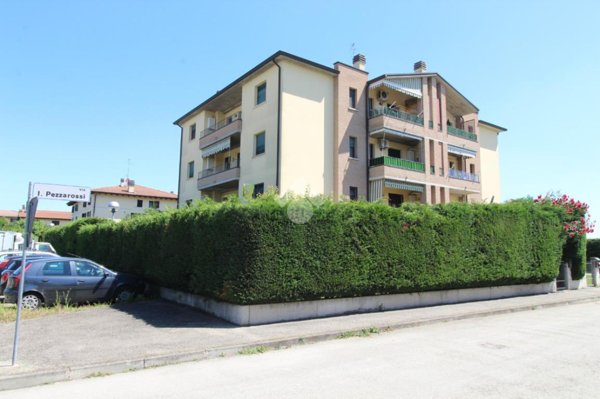 appartamento in vendita a Cadelbosco di Sopra in zona Zurco