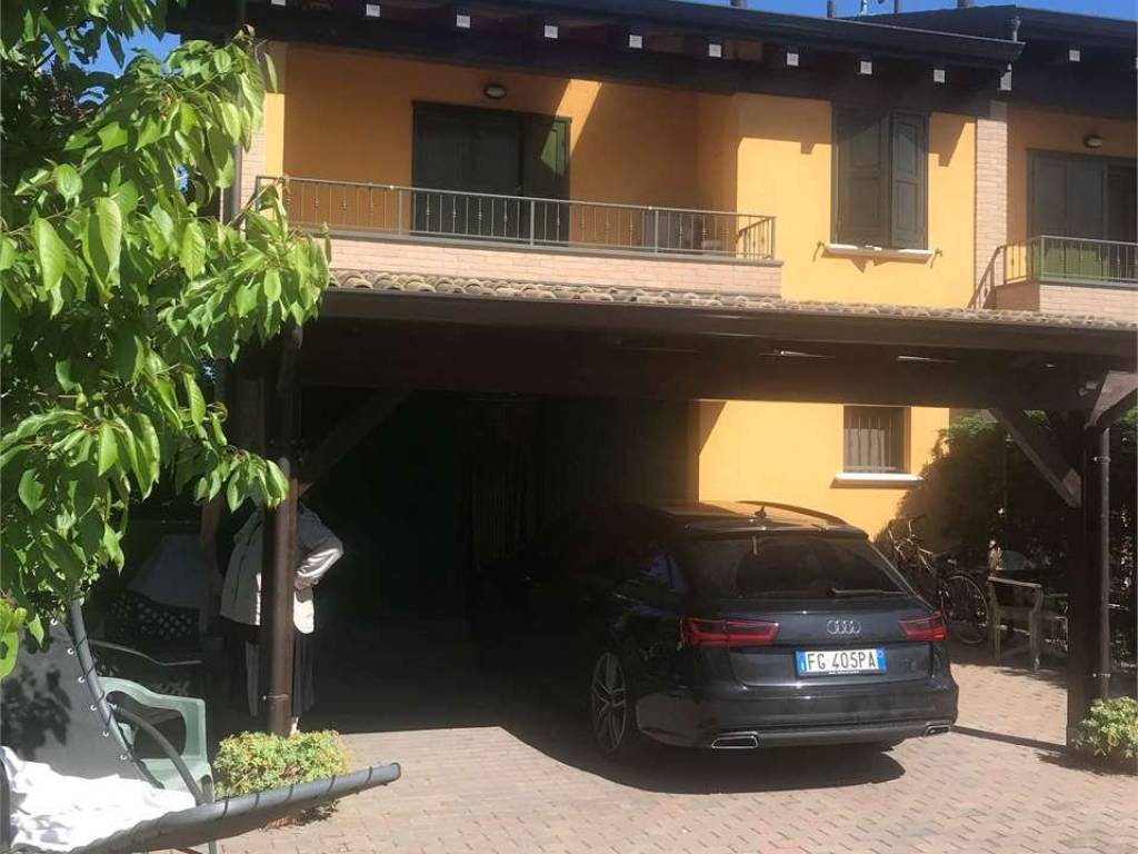 casa indipendente in vendita a Cadelbosco di Sopra