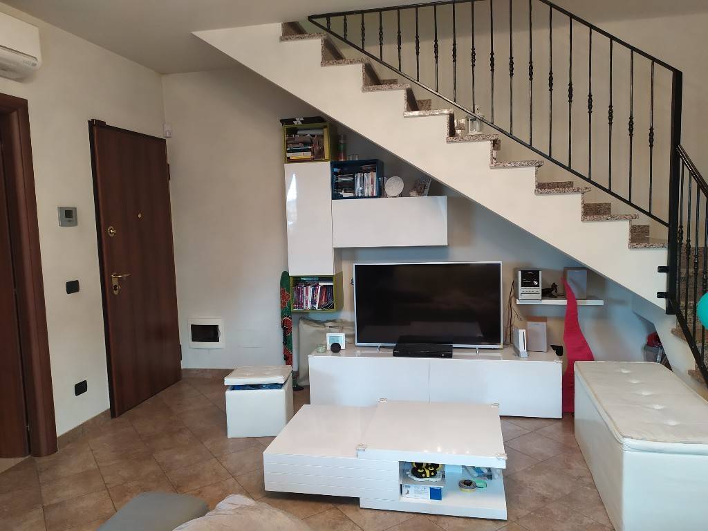 casa indipendente in vendita a Cadelbosco di Sopra