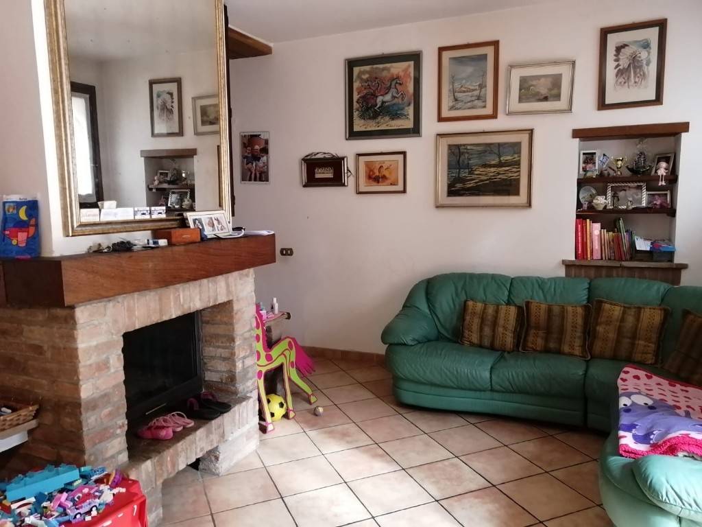 appartamento in vendita a Cadelbosco di Sopra
