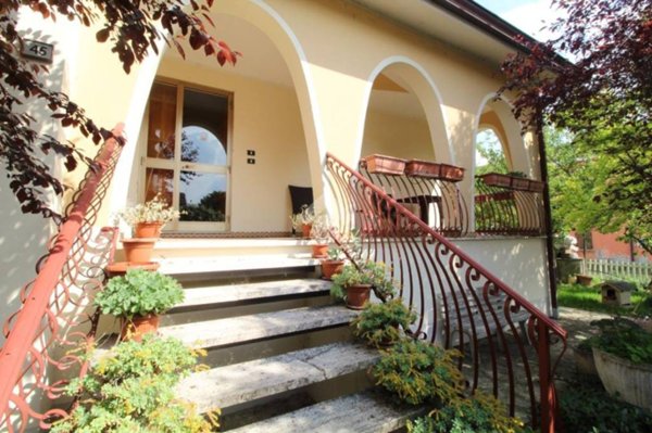 casa indipendente in vendita a Cadelbosco di Sopra