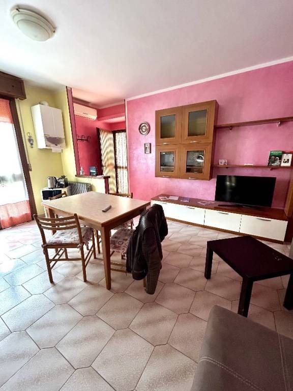 appartamento in vendita a Cadelbosco di Sopra in zona Cadelbosco di Sotto