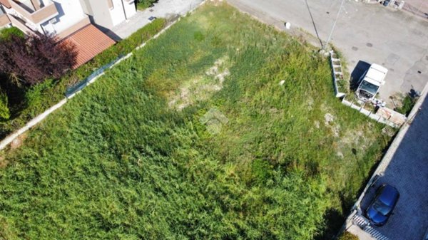 terreno edificabile in vendita a Cadelbosco di Sopra in zona Cadelbosco di Sotto
