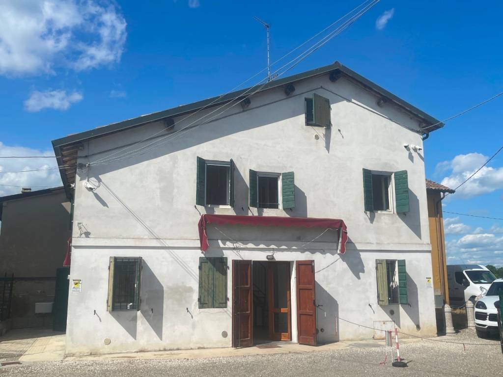 casa indipendente in vendita a Cadelbosco di Sopra