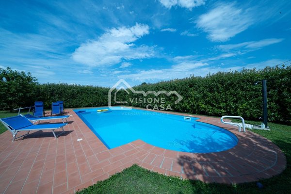 casa indipendente in vendita a Cadelbosco di Sopra