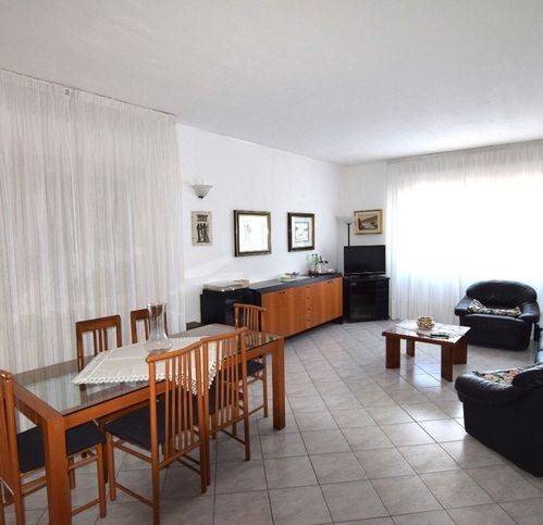 casa indipendente in vendita a Cadelbosco di Sopra