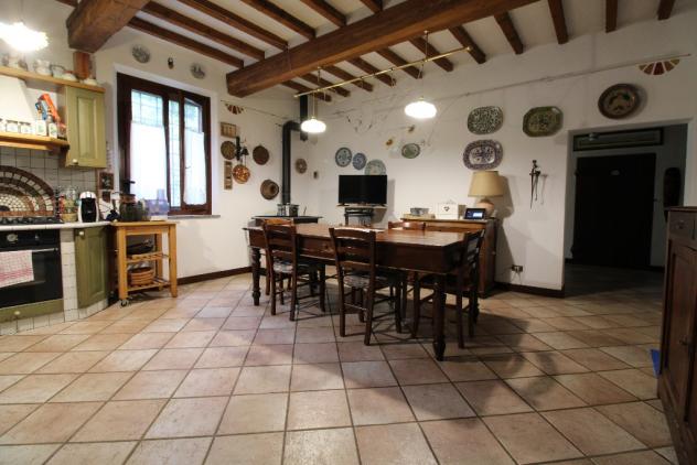 casa indipendente in vendita a Cadelbosco di Sopra