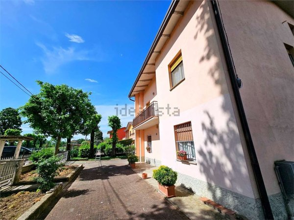 casa indipendente in vendita a Cadelbosco di Sopra
