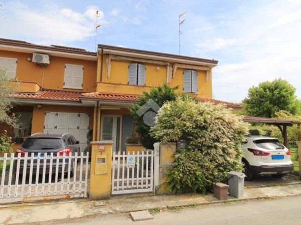 casa indipendente in vendita a Cadelbosco di Sopra