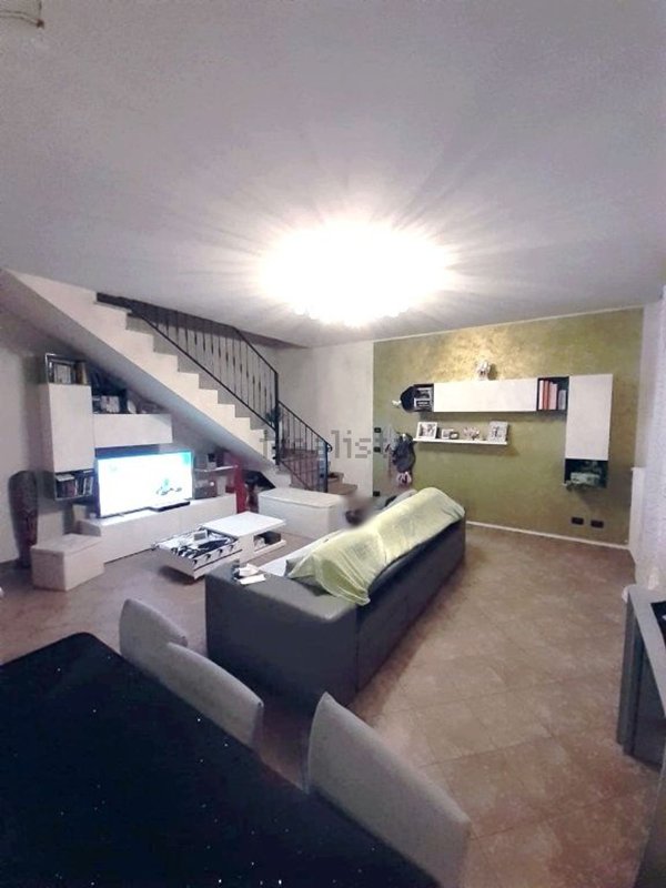 casa indipendente in vendita a Cadelbosco di Sopra