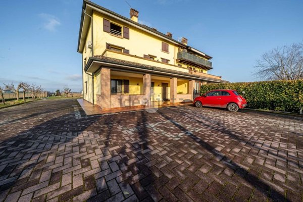 appartamento in vendita a Cadelbosco di Sopra